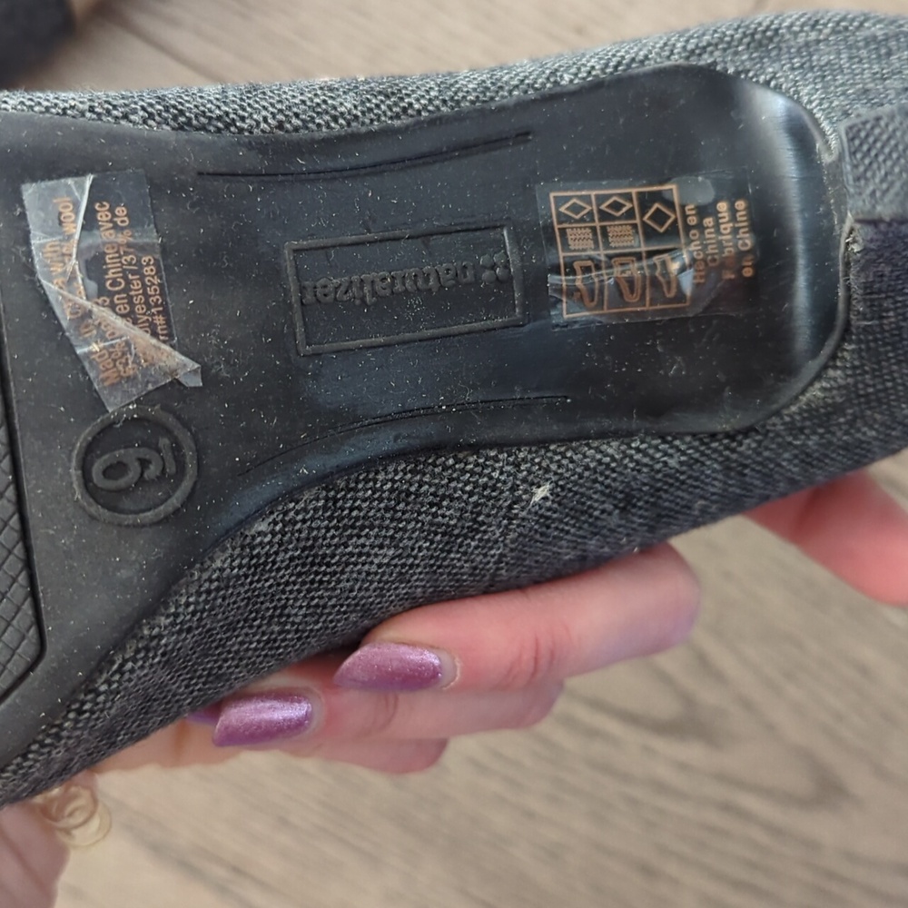 Naturalizer Black and Gray Heels With Metallic And Leather Detail-size 9 - Picture 5 of 5